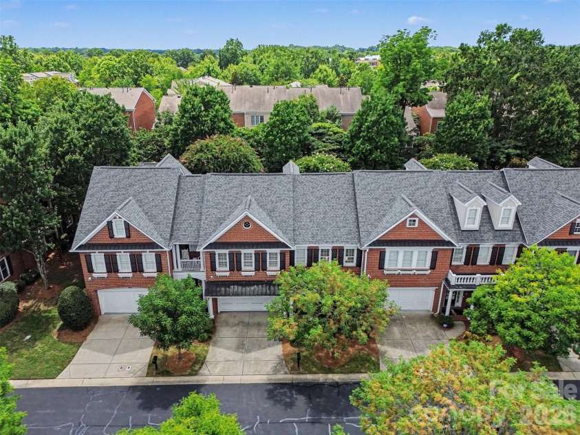 7526 Bluestar Lane, Charlotte, NC 28226.  MLS# CAR4415270, YatesRealty ID 45532. 