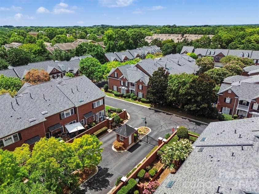 7526 Bluestar Lane, Charlotte, NC 28226.  MLS# CAR4415270, YatesRealty ID 45532. 