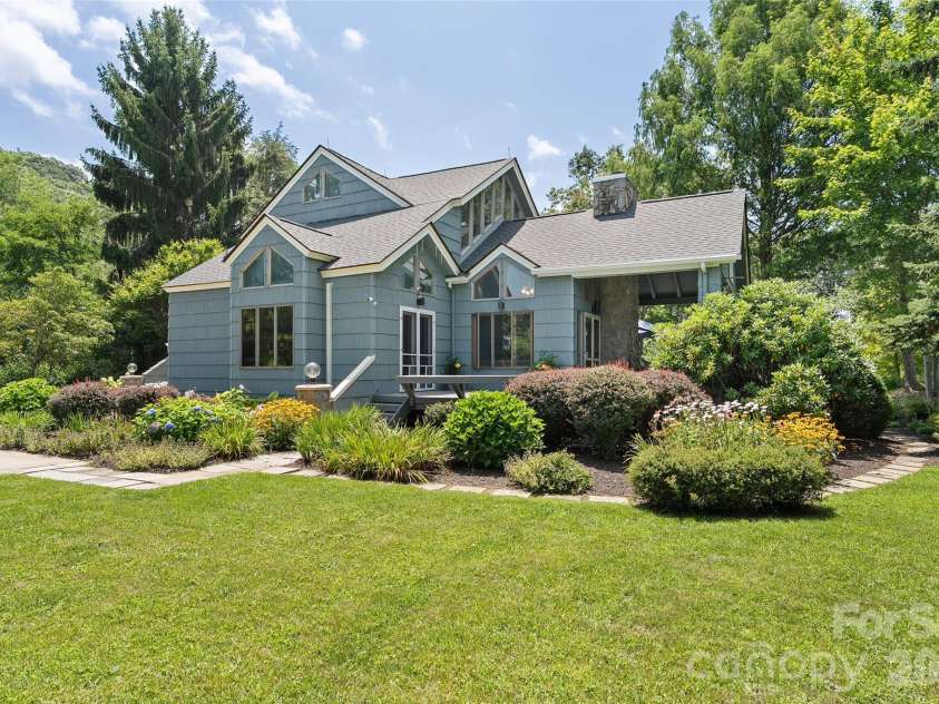 80 Strickland Drive, Waynesville, NC 28785.  MLS# CAR4408965, YatesRealty ID 45534. 