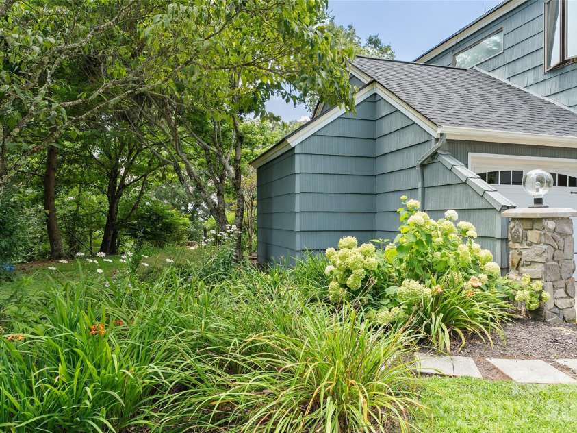 80 Strickland Drive, Waynesville, NC 28785.  MLS# CAR4408965, YatesRealty ID 45534. 