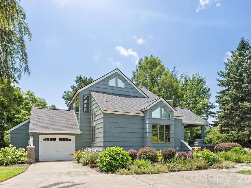 80 Strickland Drive, Waynesville, NC 28785.  MLS# CAR4408965, YatesRealty ID 45534. 