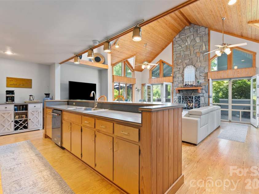 80 Strickland Drive, Waynesville, NC 28785.  MLS# CAR4408965, YatesRealty ID 45534. 