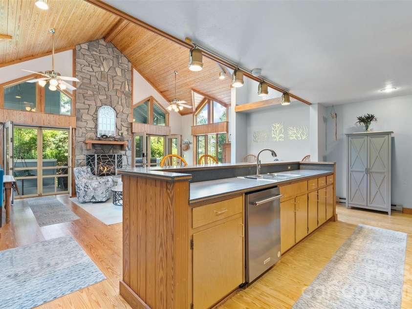 80 Strickland Drive, Waynesville, NC 28785.  MLS# CAR4408965, YatesRealty ID 45534. 