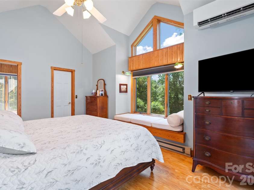 80 Strickland Drive, Waynesville, NC 28785.  MLS# CAR4408965, YatesRealty ID 45534. 