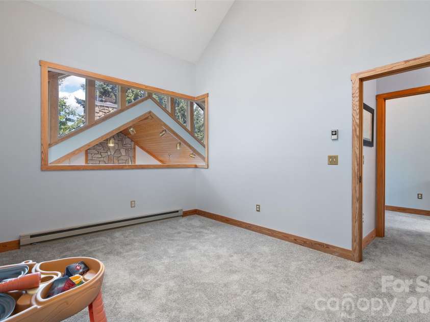 80 Strickland Drive, Waynesville, NC 28785.  MLS# CAR4408965, YatesRealty ID 45534. 