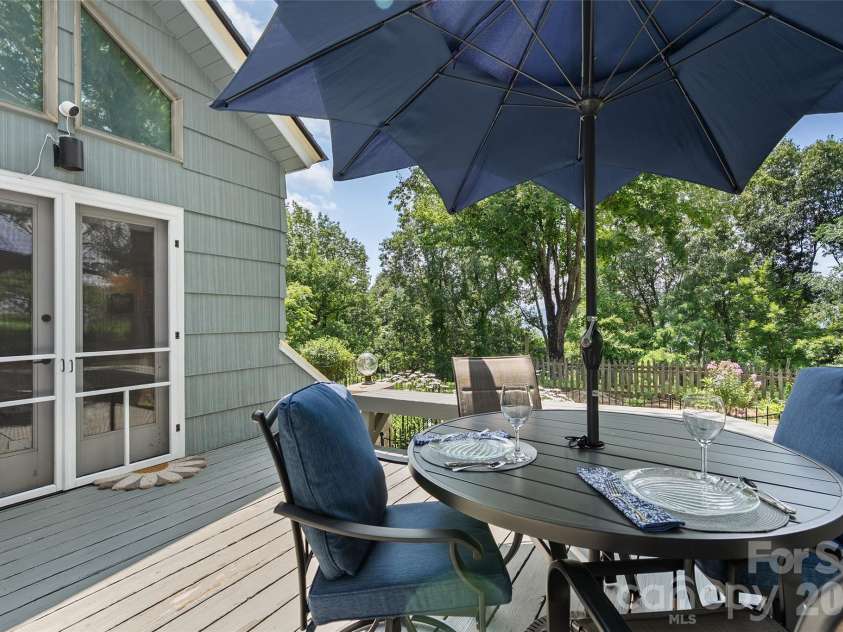 80 Strickland Drive, Waynesville, NC 28785.  MLS# CAR4408965, YatesRealty ID 45534. 
