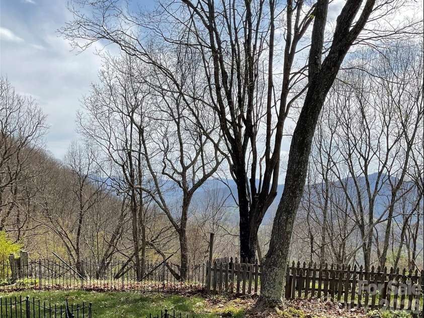 80 Strickland Drive, Waynesville, NC 28785.  MLS# CAR4408965, YatesRealty ID 45534. 