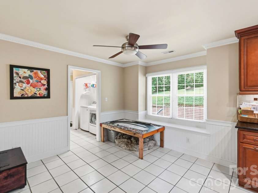201 Wainsley Place, Matthews, NC 28105.  MLS# CAR4407896, YatesRealty ID 45535. Breakfast Nook w/Bench seat, Ceiling Fan