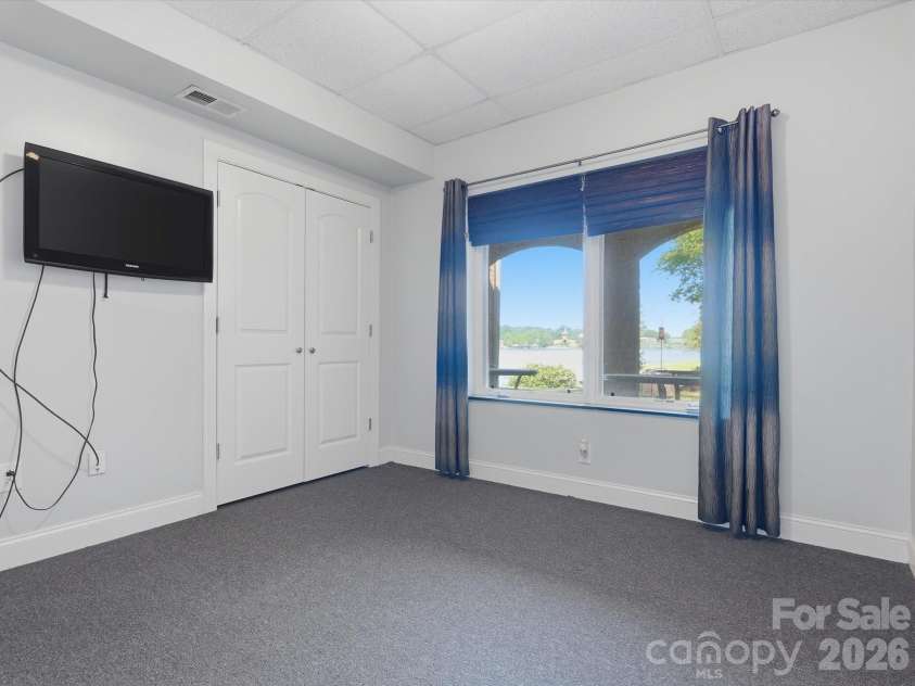 154 Quail Hollow Drive, Kings Mountain, NC 28086.  MLS# CAR4371470, YatesRealty ID 45536. 