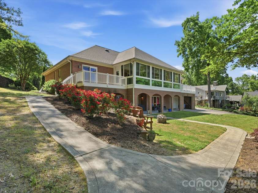 154 Quail Hollow Drive, Kings Mountain, NC 28086.  MLS# CAR4371470, YatesRealty ID 45536. 