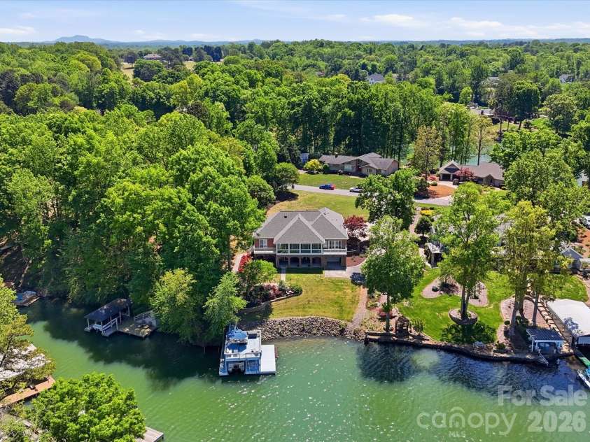 154 Quail Hollow Drive, Kings Mountain, NC 28086.  MLS# CAR4371470, YatesRealty ID 45536. 