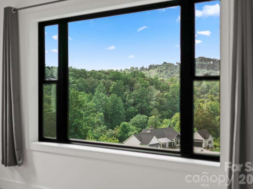 340 Porter Creek Drive, Franklin, NC 28734.  MLS# CAR4416379, YatesRealty ID 45537. 