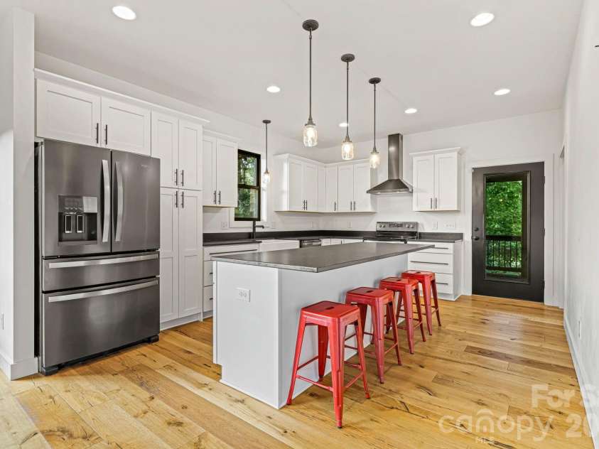 340 Porter Creek Drive, Franklin, NC 28734.  MLS# CAR4416379, YatesRealty ID 45537. 