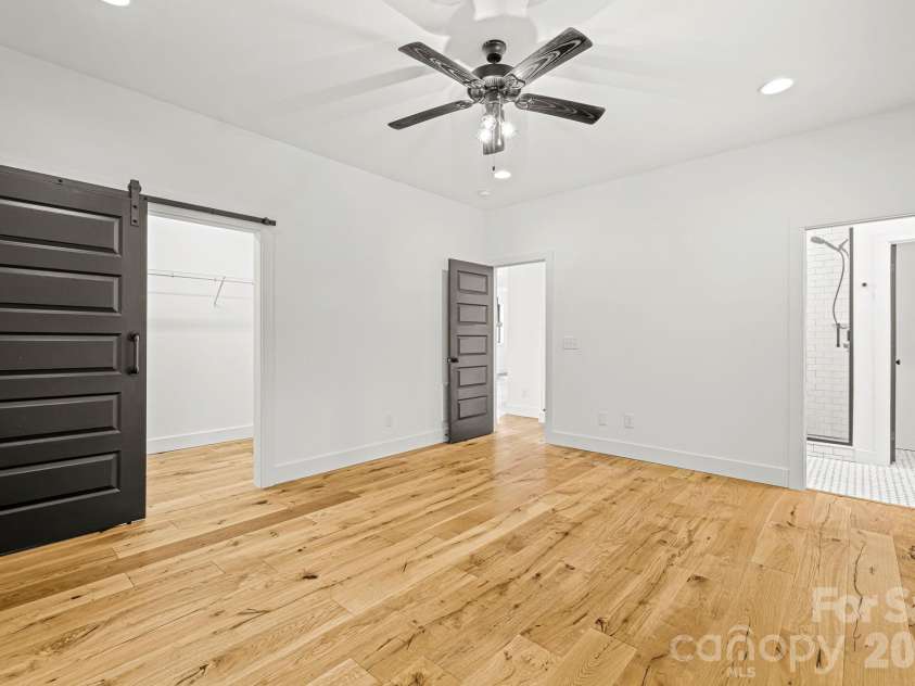 340 Porter Creek Drive, Franklin, NC 28734.  MLS# CAR4416379, YatesRealty ID 45537. 