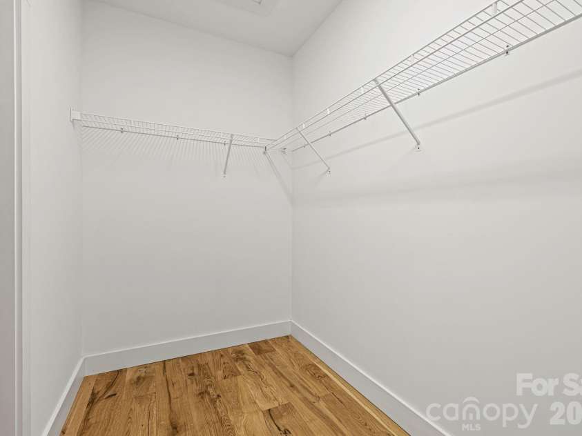 340 Porter Creek Drive, Franklin, NC 28734.  MLS# CAR4416379, YatesRealty ID 45537. 