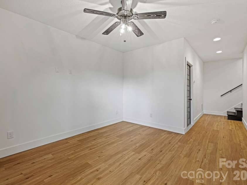 340 Porter Creek Drive, Franklin, NC 28734.  MLS# CAR4416379, YatesRealty ID 45537. 