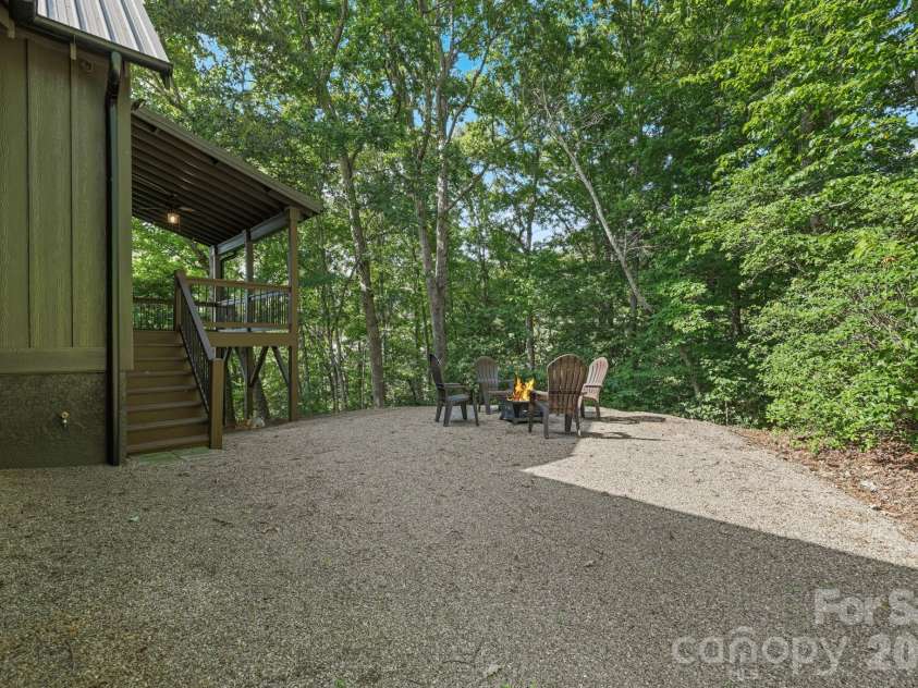 340 Porter Creek Drive, Franklin, NC 28734.  MLS# CAR4416379, YatesRealty ID 45537. 