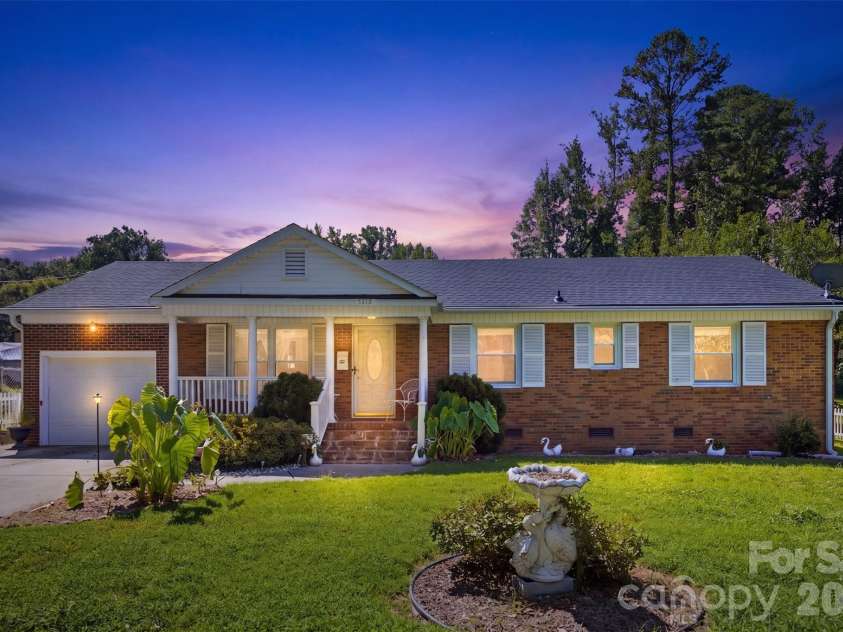 5218 Dolphin Lane, Charlotte, NC 28215.  MLS# CAR4415412, YatesRealty ID 45538. 