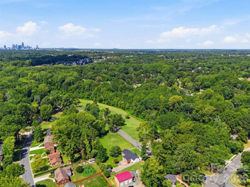 5218 Dolphin Lane, Charlotte, NC 28215.  MLS# CAR4415412, YatesRealty ID 45538. 