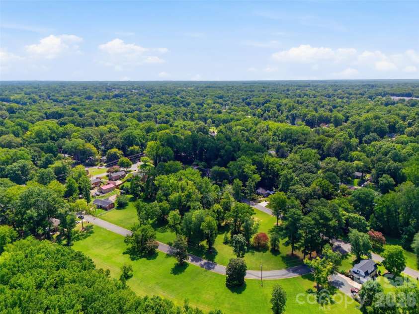 5218 Dolphin Lane, Charlotte, NC 28215.  MLS# CAR4415412, YatesRealty ID 45538. 