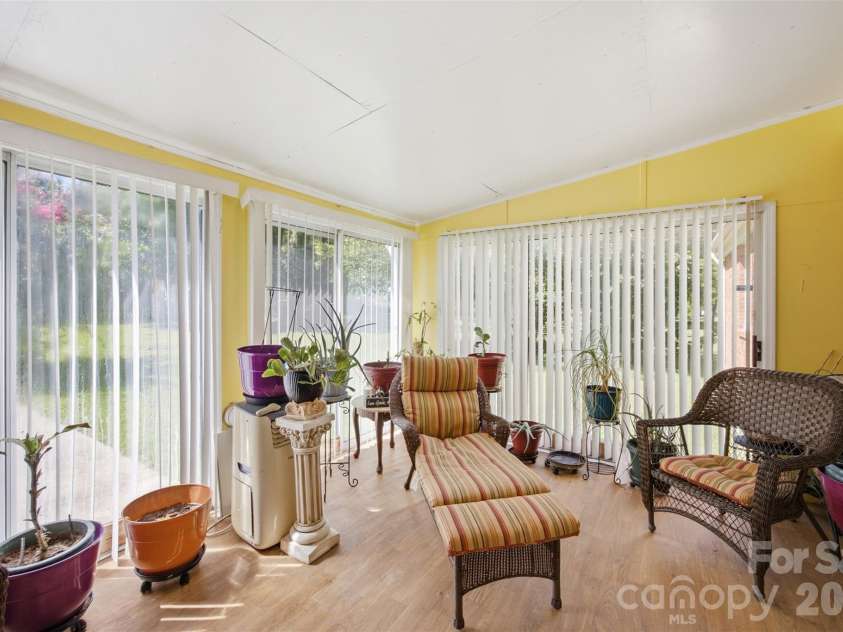 5218 Dolphin Lane, Charlotte, NC 28215.  MLS# CAR4415412, YatesRealty ID 45538. Sunroom