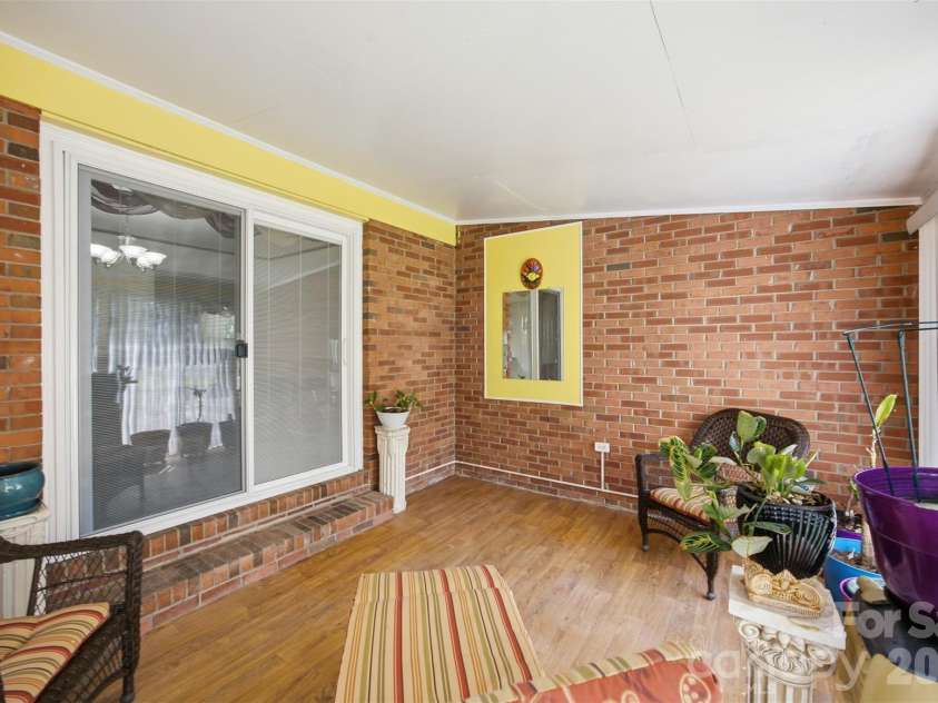 5218 Dolphin Lane, Charlotte, NC 28215.  MLS# CAR4415412, YatesRealty ID 45538. Sunroom