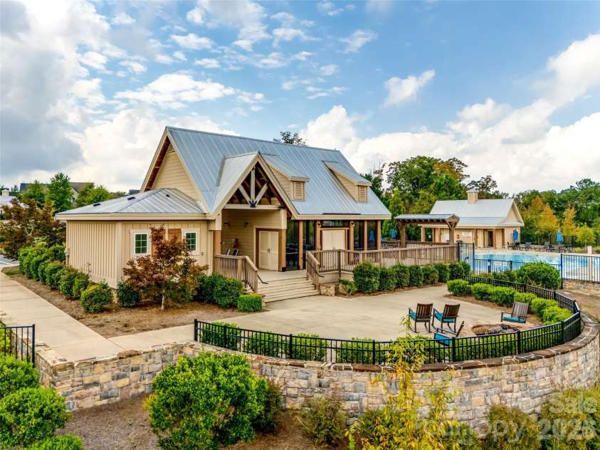 162 Hampton Trail Drive, Fort Mill, SC 29708.  MLS# CAR4410866, YatesRealty ID 45539. Community Amenities
