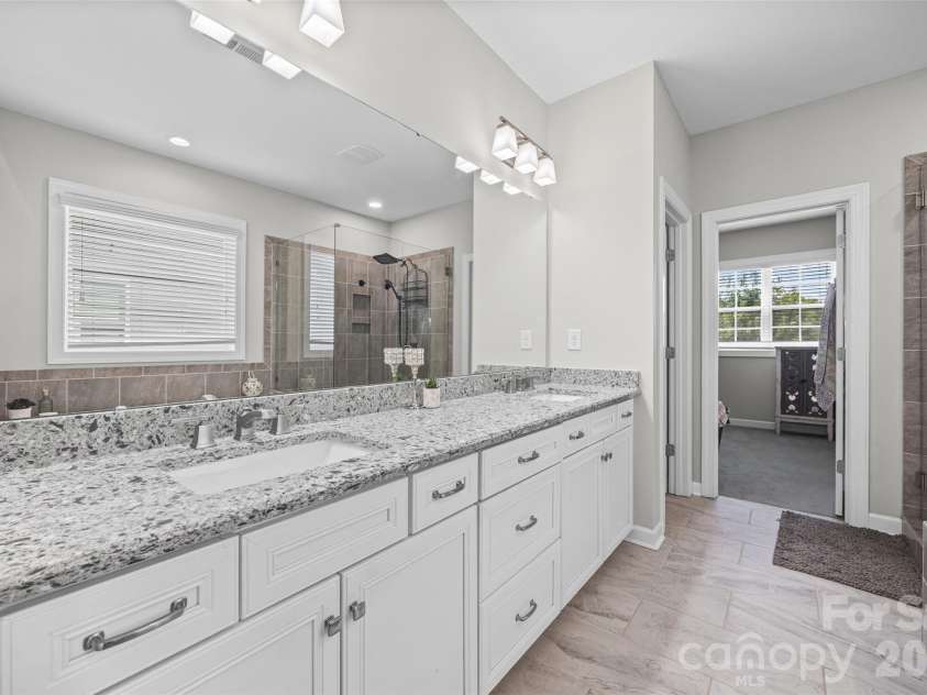 162 Hampton Trail Drive, Fort Mill, SC 29708.  MLS# CAR4410866, YatesRealty ID 45539. Primary Bath