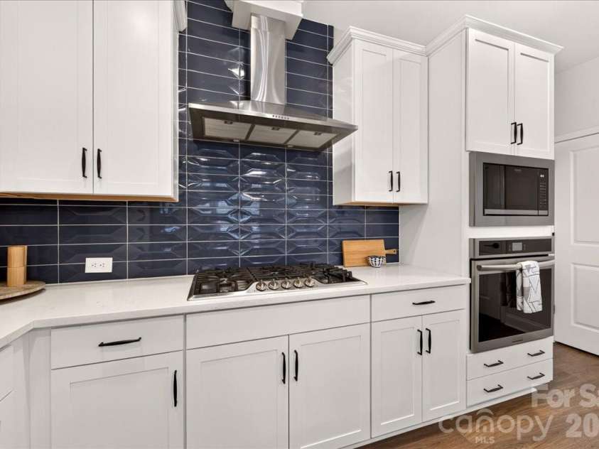 3125 Ada Mill Alley, Charlotte, NC 28205.  MLS# CAR4416001, YatesRealty ID 45540. 
