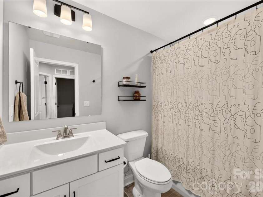 3125 Ada Mill Alley, Charlotte, NC 28205.  MLS# CAR4416001, YatesRealty ID 45540. 