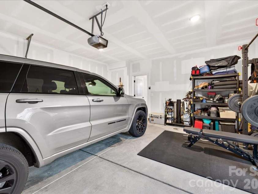 3125 Ada Mill Alley, Charlotte, NC 28205.  MLS# CAR4416001, YatesRealty ID 45540. 