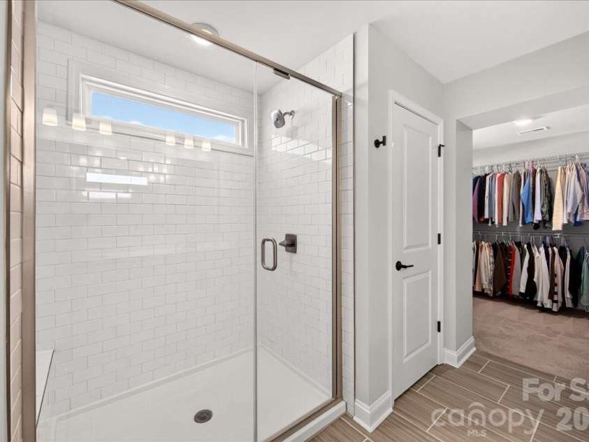 3125 Ada Mill Alley, Charlotte, NC 28205.  MLS# CAR4416001, YatesRealty ID 45540. Primary Bath