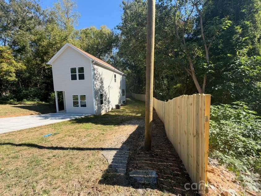 109 Gregory Street, Lancaster, SC 29720.  MLS# CAR4416374, YatesRealty ID 45541. 