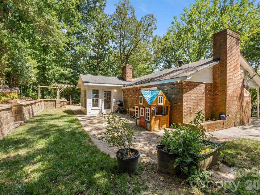 213 Dogwood Drive, Mount Holly, NC 28120.  MLS# CAR4416492, YatesRealty ID 45542. 