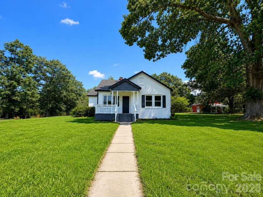 302 Myrtle School Road, Gastonia, NC 28052.  MLS# CAR4416355, YatesRealty ID 45543. 