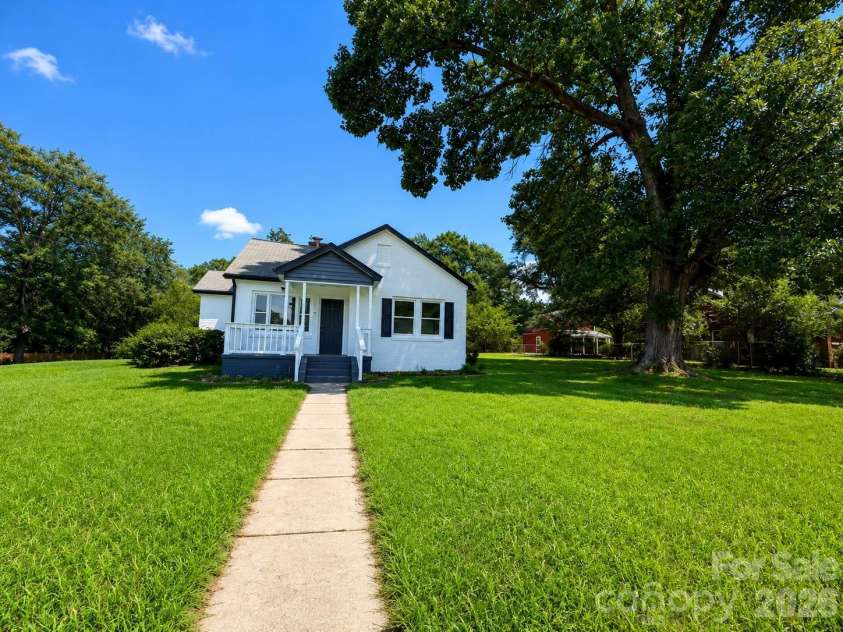 302 Myrtle School Road, Gastonia, NC 28052.  MLS# CAR4416355, YatesRealty ID 45543. 