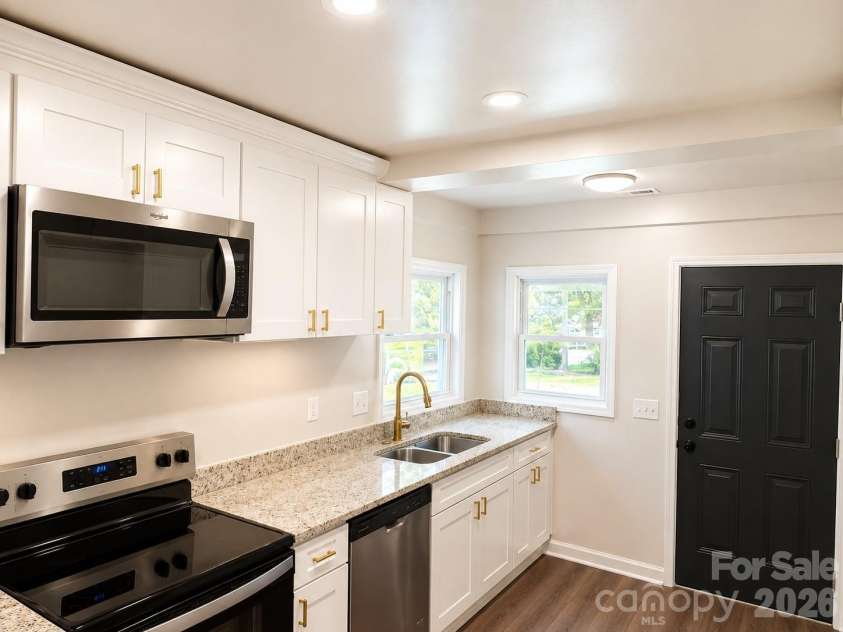 302 Myrtle School Road, Gastonia, NC 28052.  MLS# CAR4416355, YatesRealty ID 45543. 