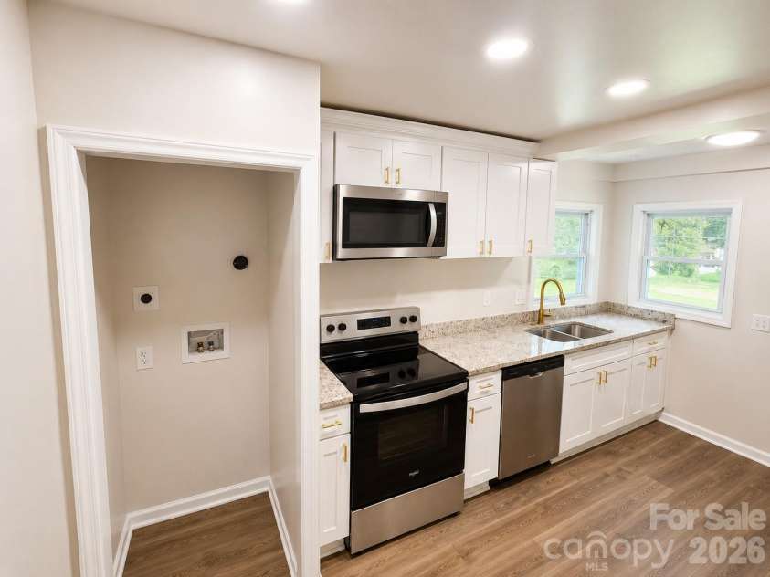 302 Myrtle School Road, Gastonia, NC 28052.  MLS# CAR4416355, YatesRealty ID 45543. 