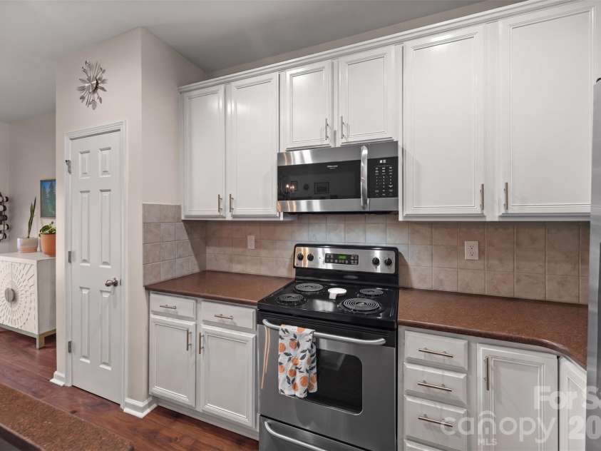 9700 Kings Parade Boulevard, Charlotte, NC 28273.  MLS# CAR4407631, YatesRealty ID 45544. 