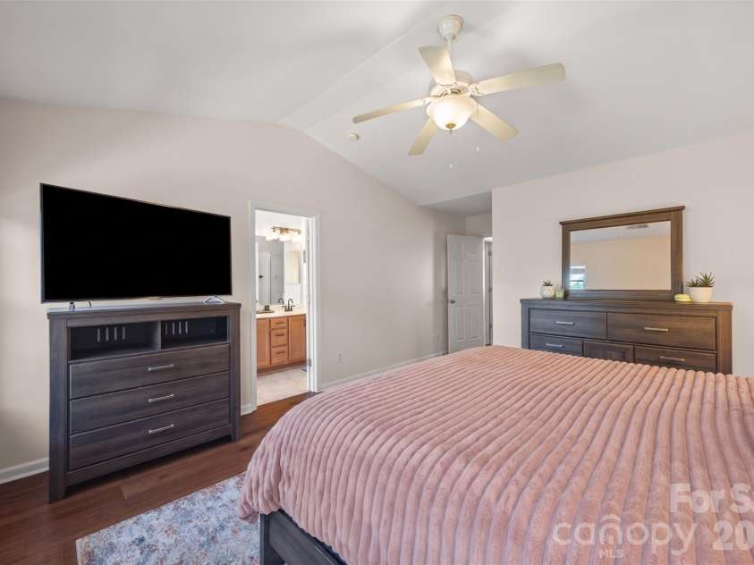 9700 Kings Parade Boulevard, Charlotte, NC 28273.  MLS# CAR4407631, YatesRealty ID 45544. 