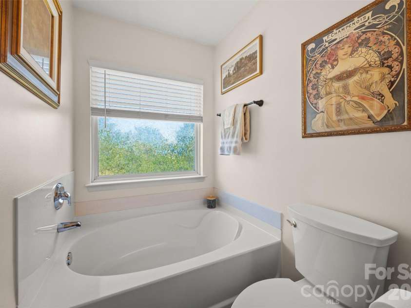 9700 Kings Parade Boulevard, Charlotte, NC 28273.  MLS# CAR4407631, YatesRealty ID 45544. 