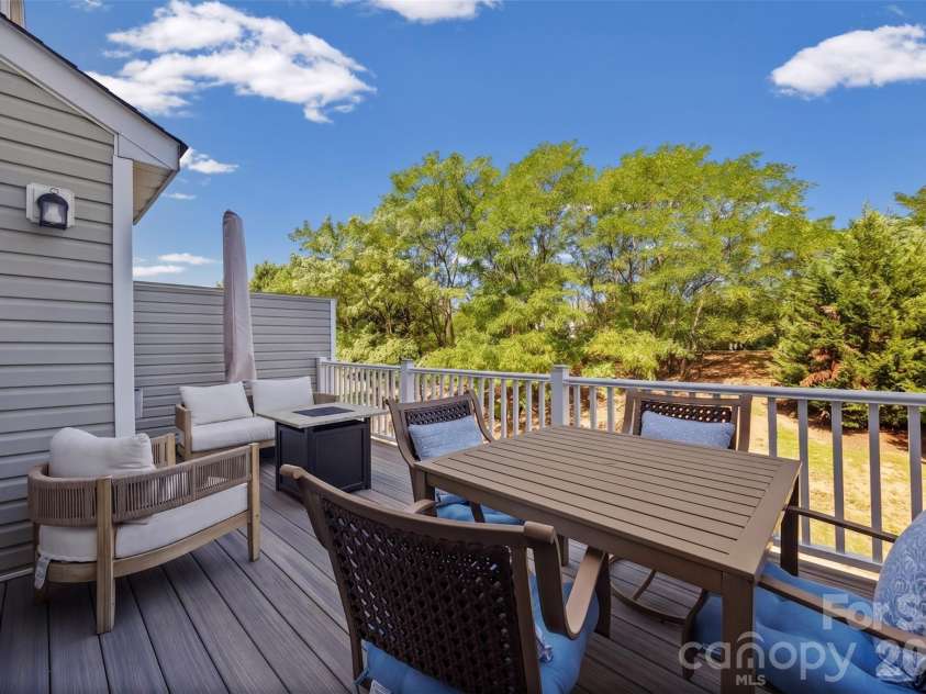 9700 Kings Parade Boulevard, Charlotte, NC 28273.  MLS# CAR4407631, YatesRealty ID 45544. 