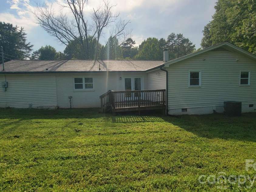 228 Tot Dellinger Road, Cherryville, NC 28021.  MLS# CAR4415629, YatesRealty ID 45545. 