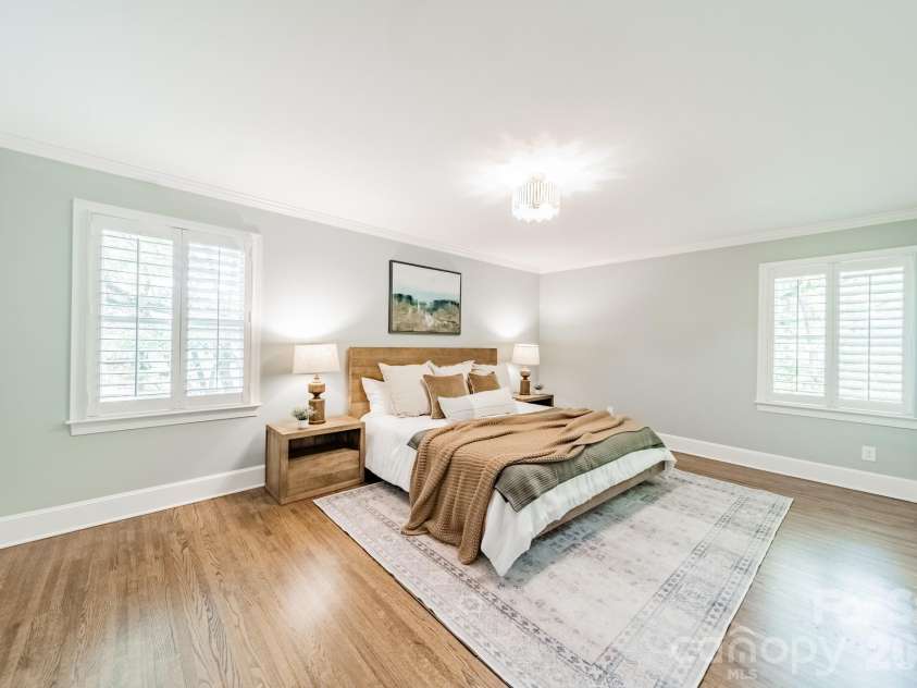 3821 Silver Bell Drive, Charlotte, NC 28211.  MLS# CAR4415451, YatesRealty ID 45546. 