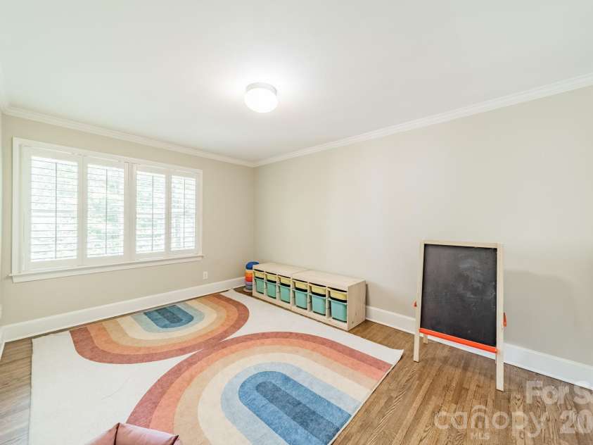 3821 Silver Bell Drive, Charlotte, NC 28211.  MLS# CAR4415451, YatesRealty ID 45546. 