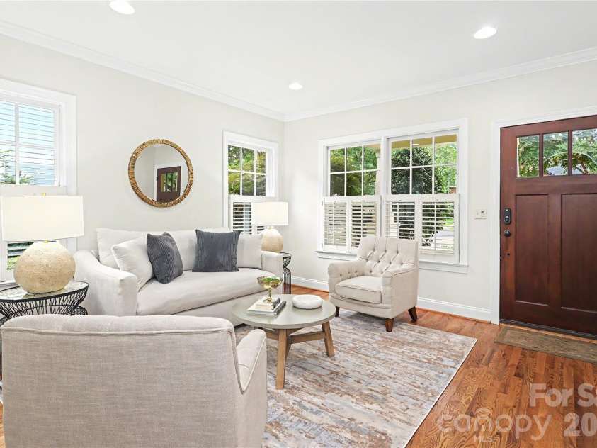 1825 Lombardy Circle, Charlotte, NC 28203.  MLS# CAR4407223, YatesRealty ID 45549. 