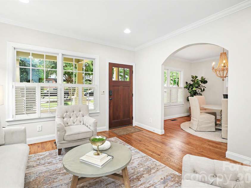 1825 Lombardy Circle, Charlotte, NC 28203.  MLS# CAR4407223, YatesRealty ID 45549. 