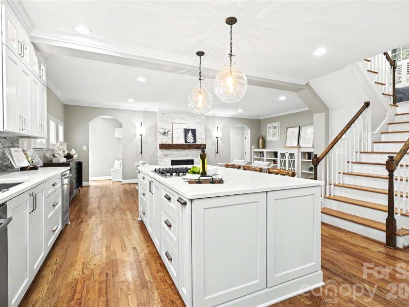 1825 Lombardy Circle, Charlotte, NC 28203.  MLS# CAR4407223, YatesRealty ID 45549. 