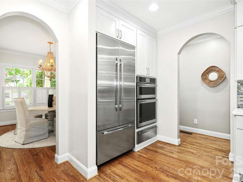 1825 Lombardy Circle, Charlotte, NC 28203.  MLS# CAR4407223, YatesRealty ID 45549. 