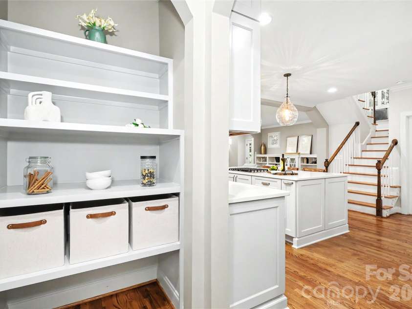 1825 Lombardy Circle, Charlotte, NC 28203.  MLS# CAR4407223, YatesRealty ID 45549. 